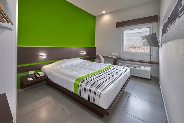 Carrusel City Express Junior by Marriott Cancún 2