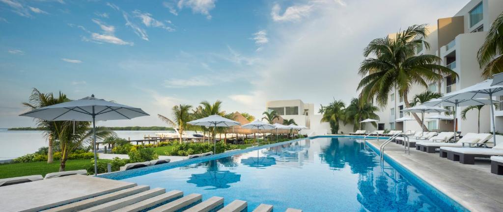 Carrusel Hoteles Real Inn 2