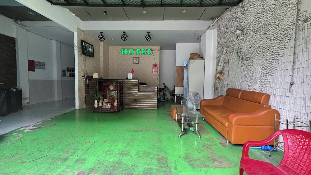 Recepción y sala de estar del 95 Lam Son Hotel