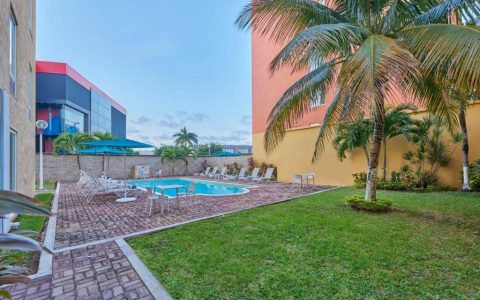 Carrusel Hoteles City Express by Marriott Cancún 2