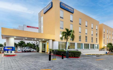 Carrusel Hoteles City Express by Marriott Cancún 3