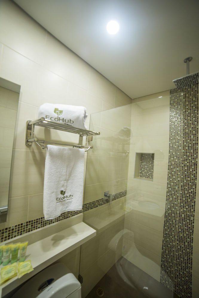 Baño de EcoHub Hotel Medellín en Medellín