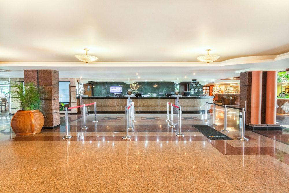 Recepción del GHL Relax Hotel Sunrise en San Andrés