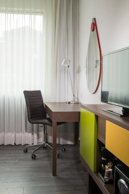 Carrusel Hoteles Hampton by Hilton Bucaramanga 5