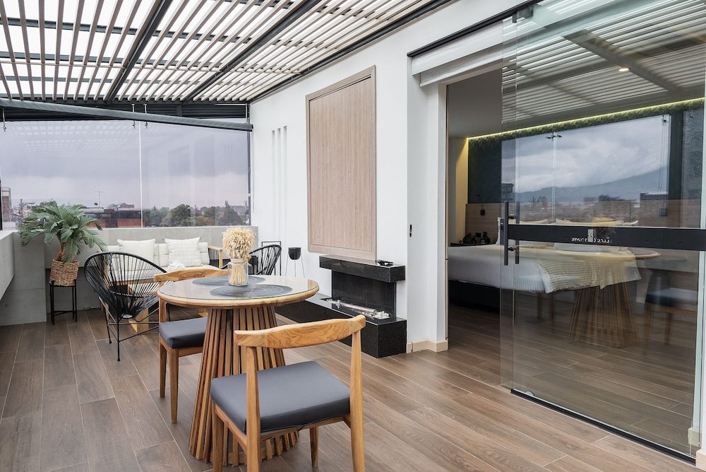 Terraza de una suite de Hotel Black Tower Premium en Bogotá