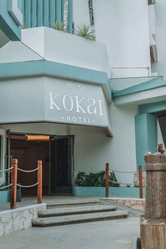 Fachada de Plaza Kokai en Cancún