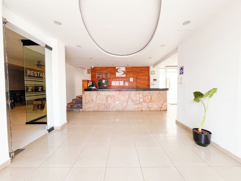 Recepción de Hotel Soberanis en Cancún