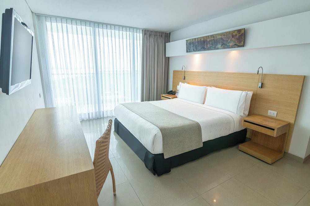 Habitación con cama king del Sonesta Hotel Cartagena