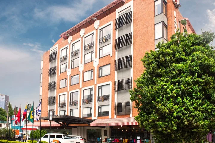 Banner Principal Hoteles Lancaster House Suites