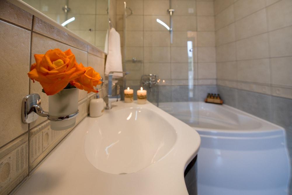 Carrusel Hoteles Casa Leo 4