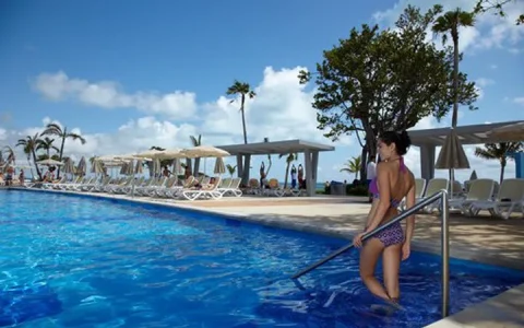 Carrusel Hoteles Riu Palace Península 4