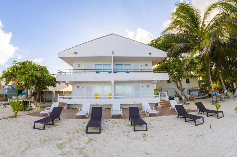 Hotel frente a la playa de San Luis Place by Dorado en San Andrés