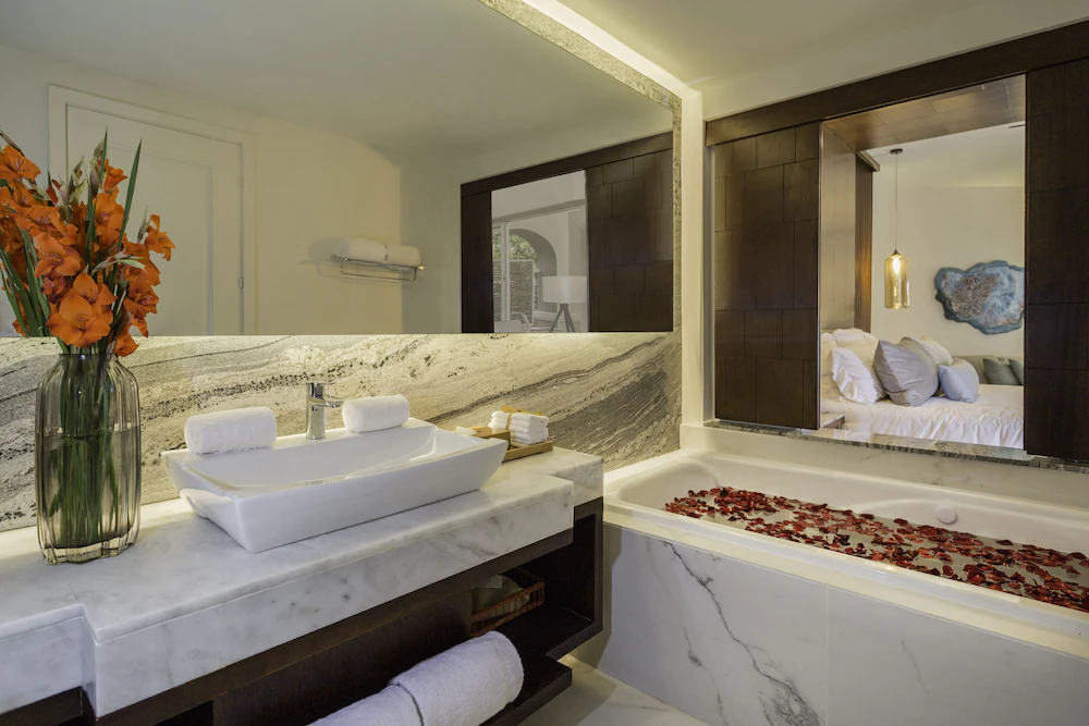 Carrusel Hoteles Secrets Royal 4