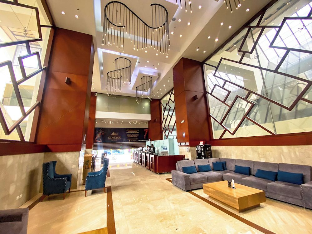 Zona de espera del lobby del Tequendama Suites Bogotá