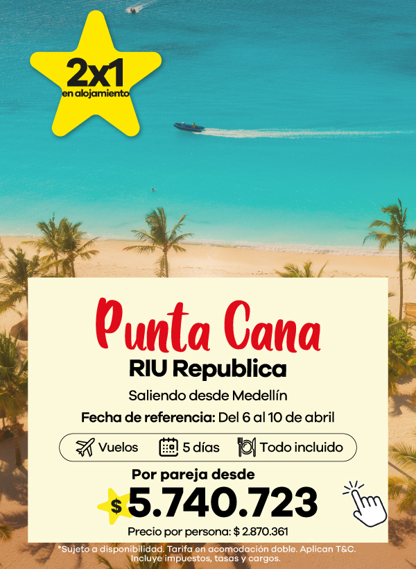 Imagen de playa en Punta Cana con mar turquesa y palmeras, utilizada para promocionar un paquete todo incluido 2x1 en el hotel RIU República, con vuelos saliendo desde Medellín.