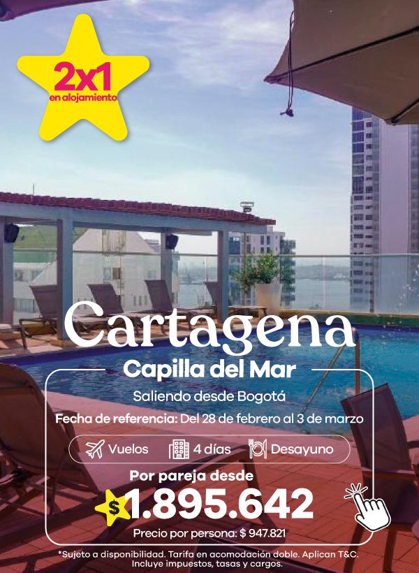 Piscina en terraza del hotel Capilla del Mar en Cartagena, con vista urbana. Promoción 2x1 en alojamiento con paquete aéreo incluido.
