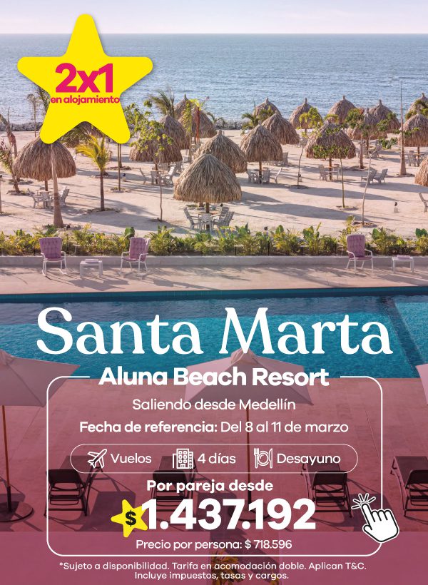 Zona de playa con palapas y piscina en Aluna Beach Resort, Santa Marta. Promoción 2x1 en alojamiento con vuelos y plan con desayuno.