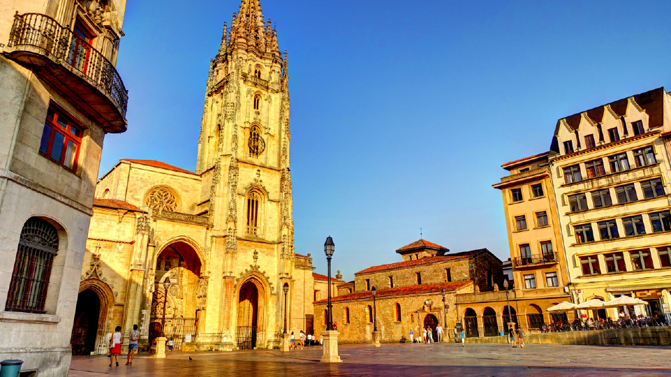OVIEDO (portada)