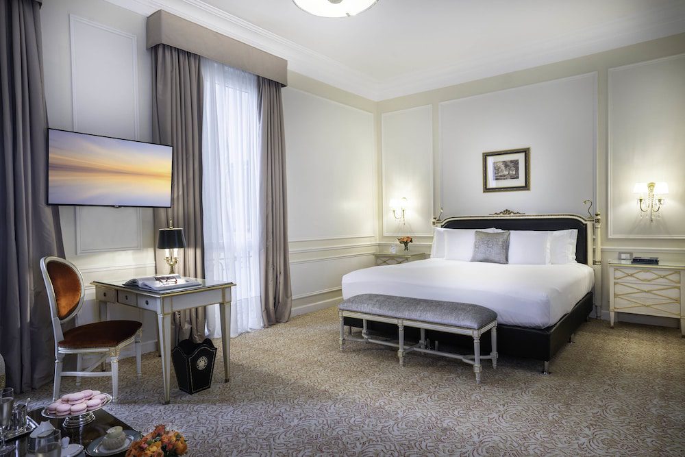 Alvear Palace Hotel en Buenos Aires: habitación con escritorio