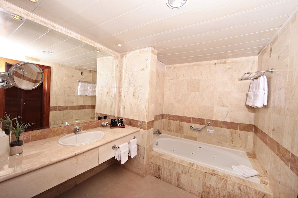 Bahia Principe Escape Aquamarine en Punta Cana: baño