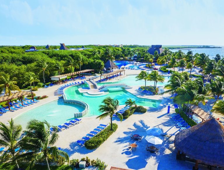 BlueBay Grand Esmeralda en Playa del Carmen: vista general del hotel