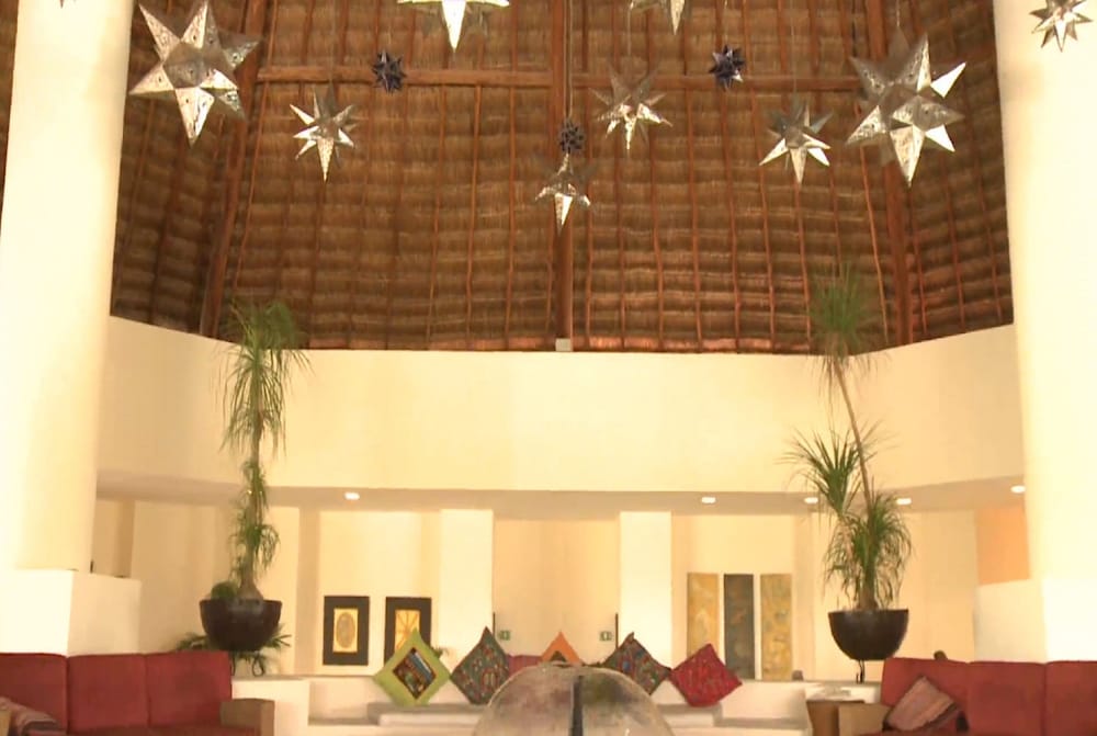 BlueBay Grand Esmeralda en Playa del Carmen: sala de estar en el lobby