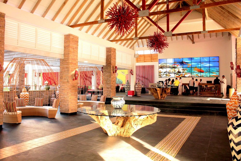 Decameron Isleño en San Andrés: bar en el lobby