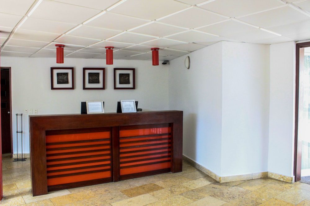 Decameron Los Delfines en San Andrés: mostrador para check-in y check-out