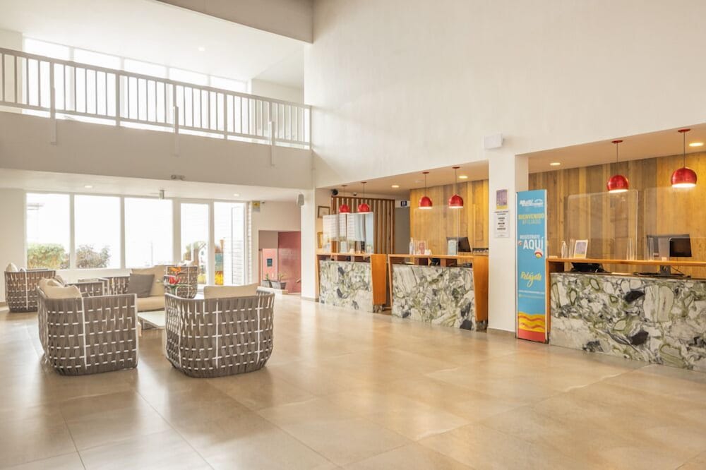 Decameron Maryland en San Andrés: mostrador para check-in y check-out
