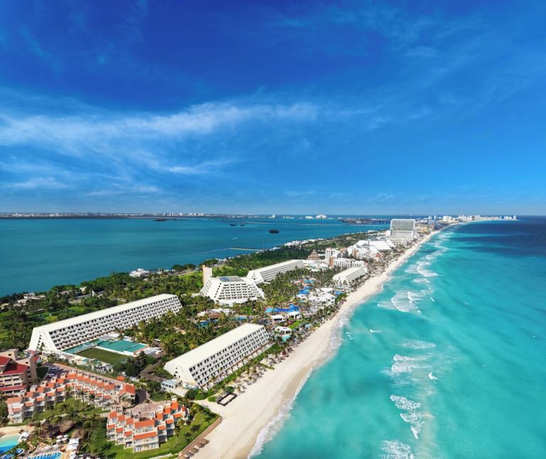Grand Oasis Cancún: vista general del hotel