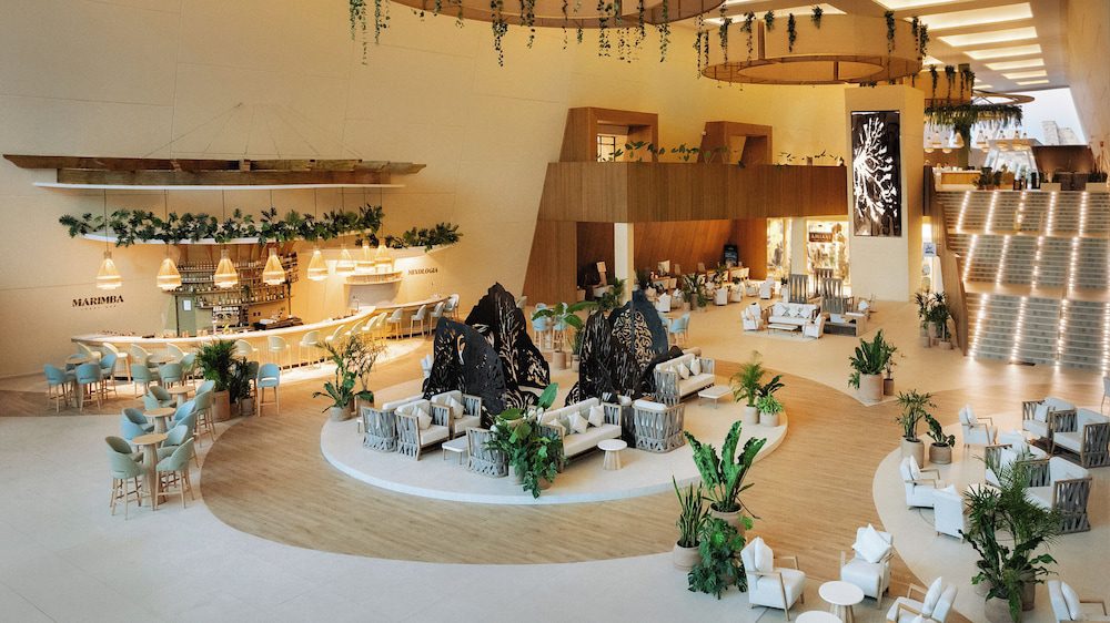 Grand Sirenis Riviera Maya Resort & Spa en Akumal: sala de estar en el lobby