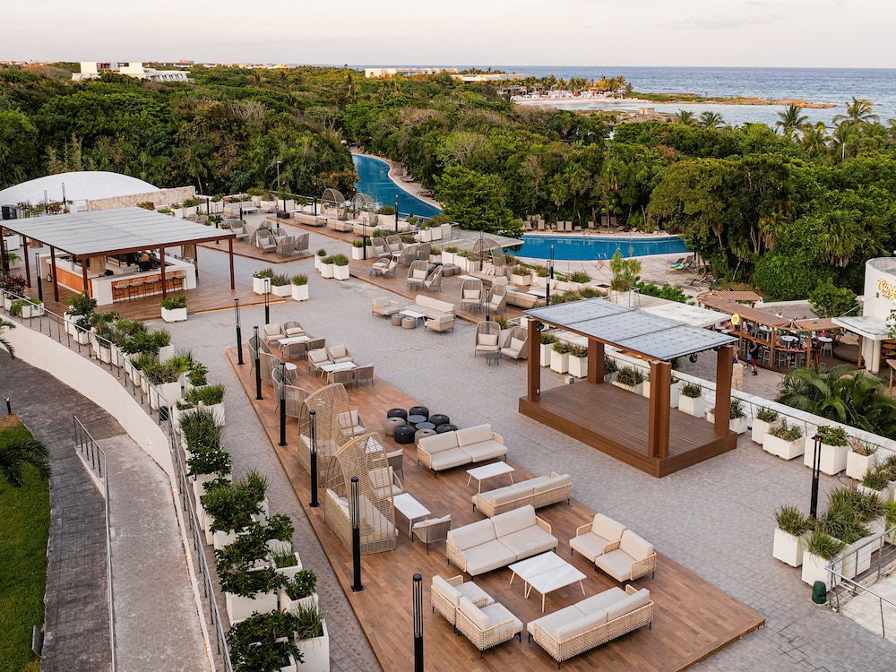 Grand Sirenis Riviera Maya Resort & Spa en Akumal: terraza o patio