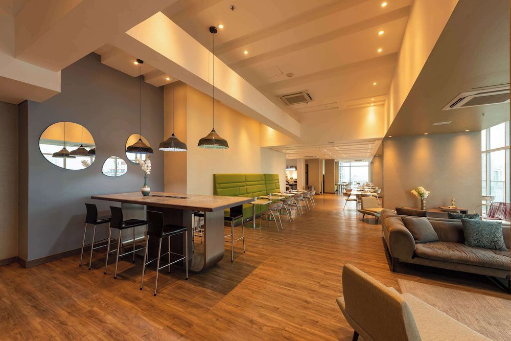 Hampton by Hilton Cartagena: lobby