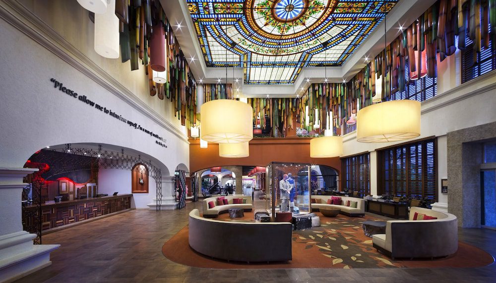 Hard Rock Hotel Riviera Maya en Puerto Aventuras: bar en el lobby