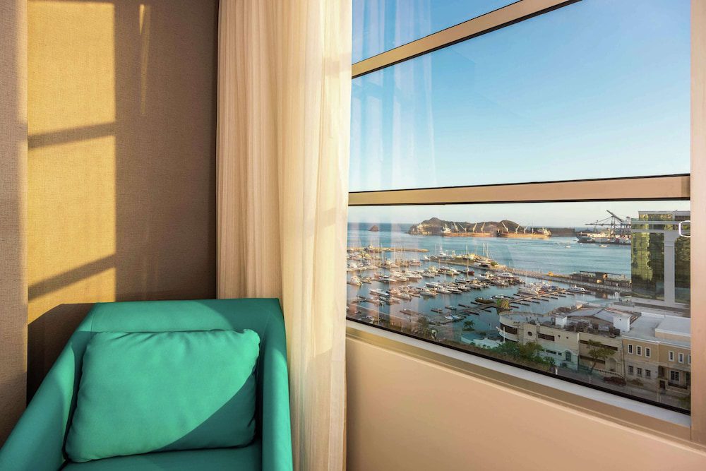 Hilton Garden Inn Santa Marta: área de sala de estar