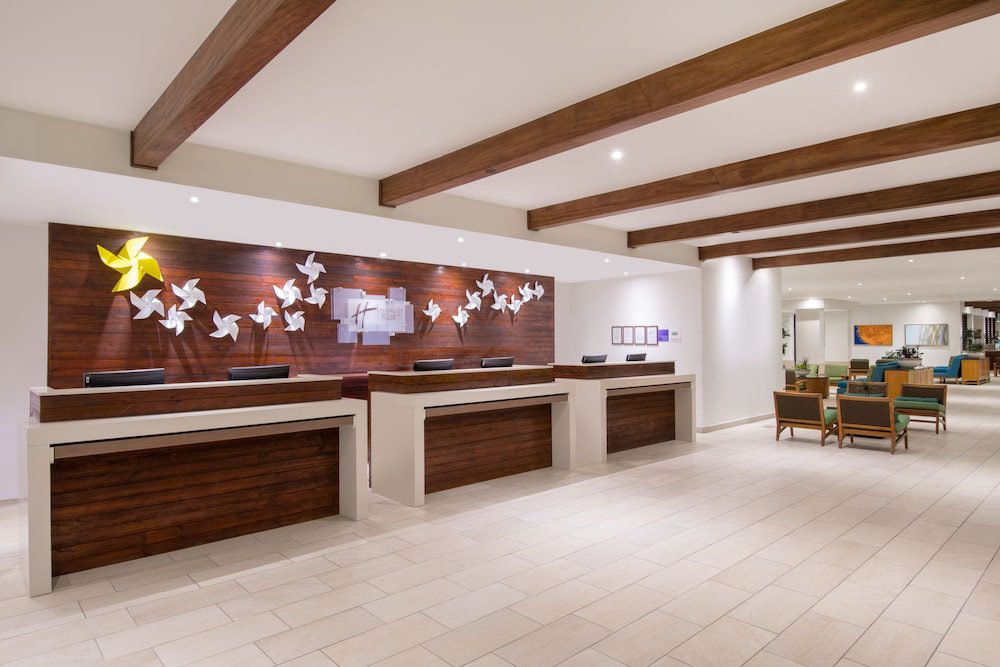 Holiday Inn Resort Aruba en Aruba: recepción del lobby