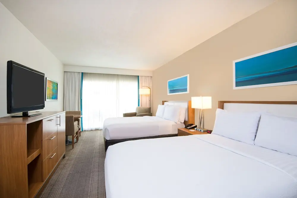 Holiday Inn Resort Aruba en Aruba: habitación con cama doble