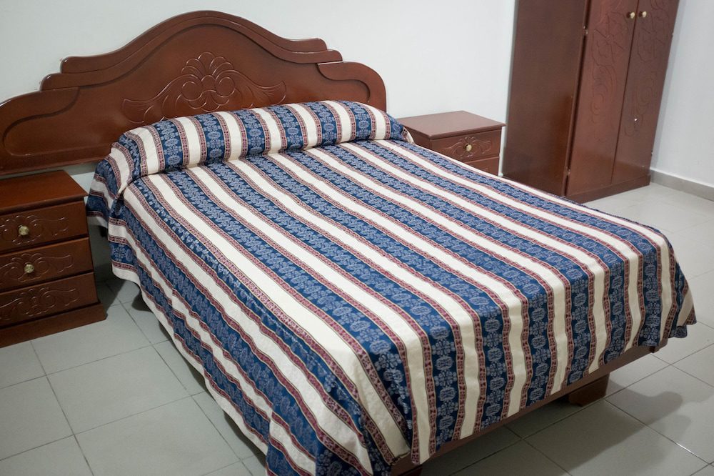 Hotel Latino en Panamá: habitación con cama matrimonial