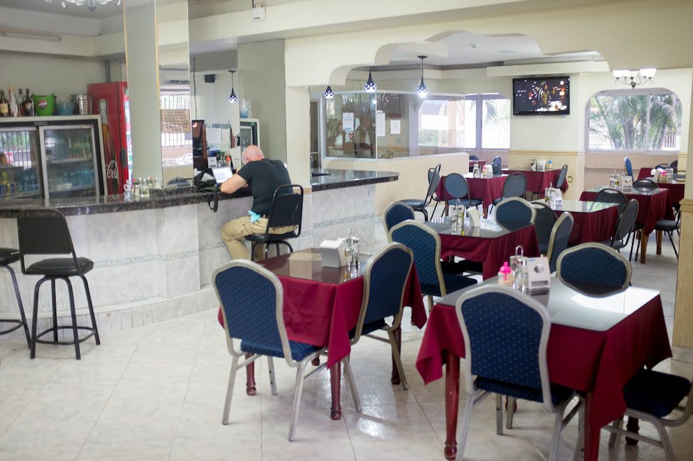 Hotel Latino en Panamá: restaurante y bar del hotel