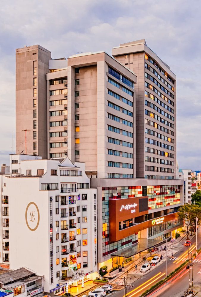 Hotel Mocawa Plaza en Armenia: fachada de la propiedad