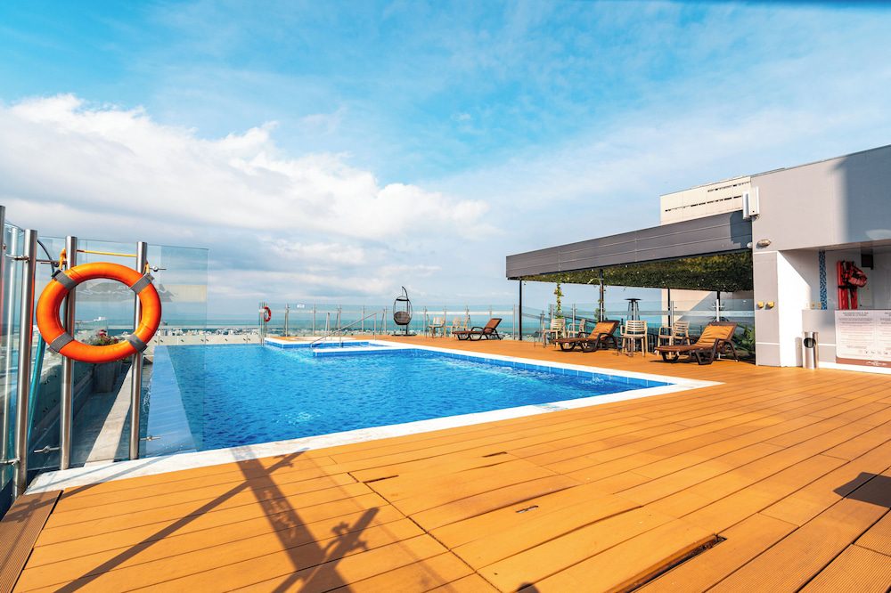 Hotel Mocawa Plaza en Armenia: piscina al aire libre
