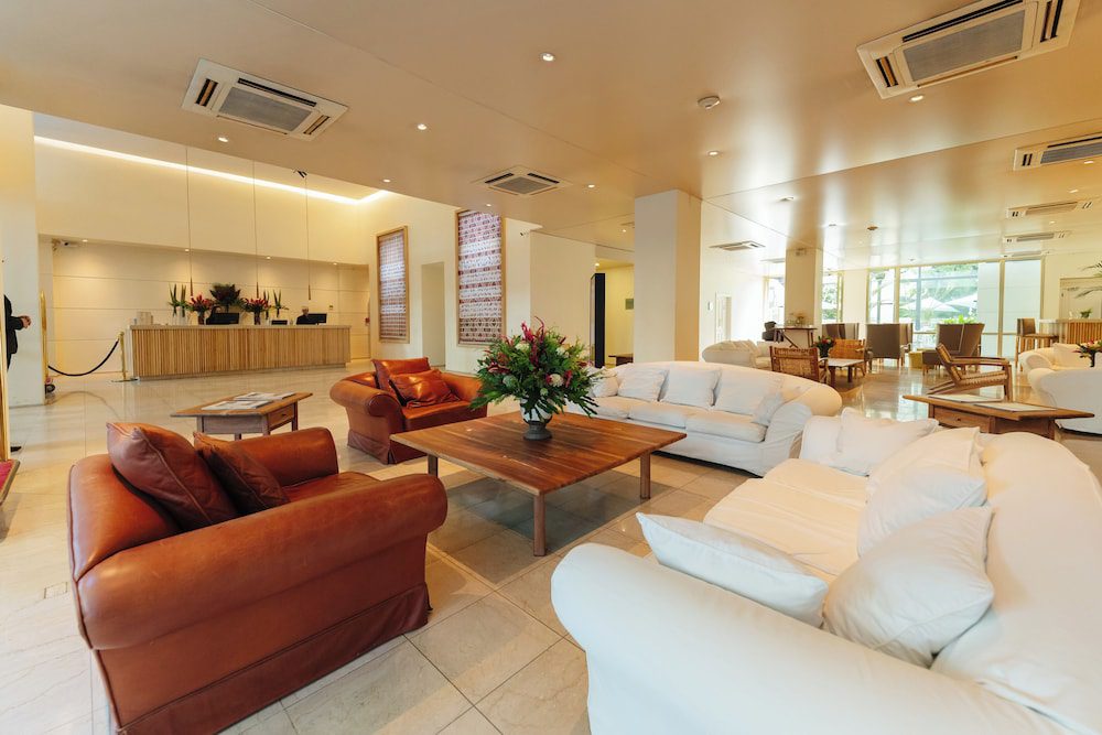 Loi Suites Recoleta Hotel en Buenos Aires: sala de estar del lobby
