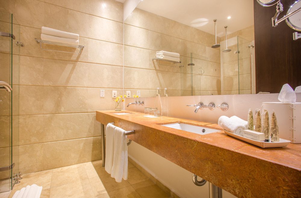 Movich Hotel Cartagena de Indias: baño