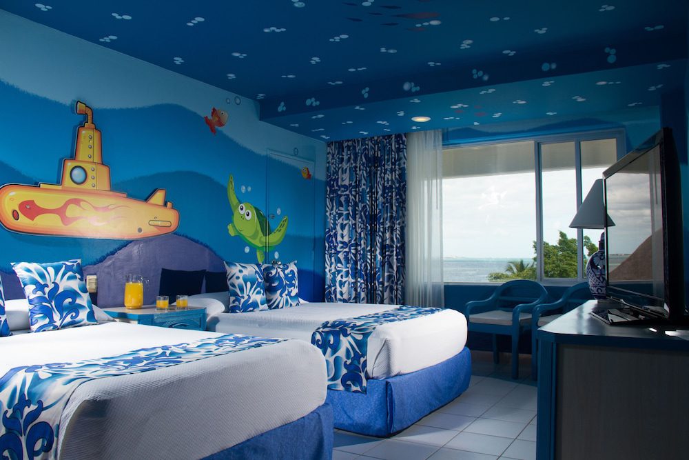 Oasis Palm en Cancún: habitación con temática infantil