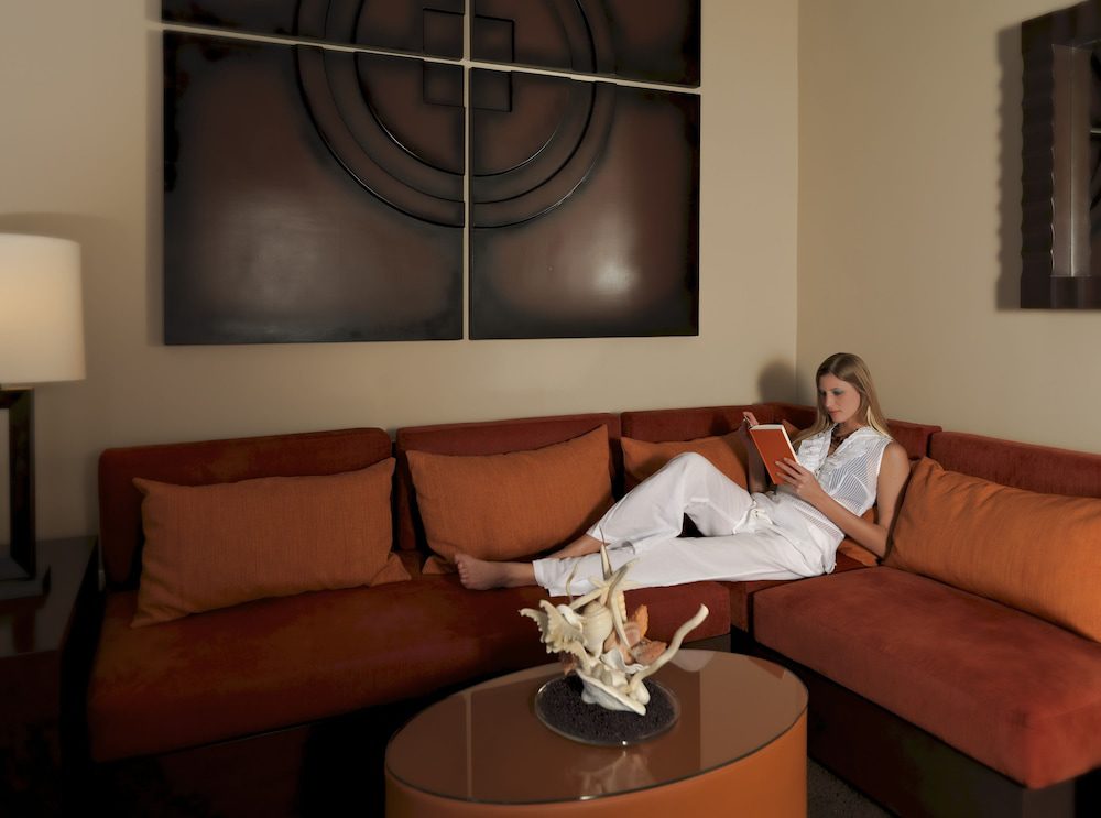 Ocean Blue & Sand en Punta Cana: sala de estar en el lobby