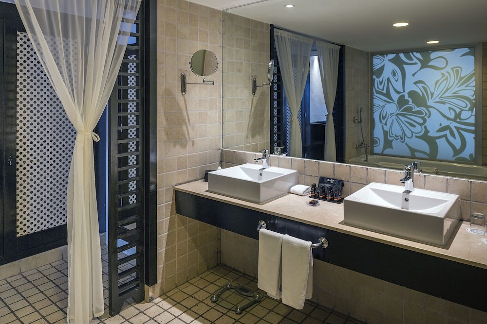 Ocean Coral Riviera Cancún en Puerto Morelos: baño