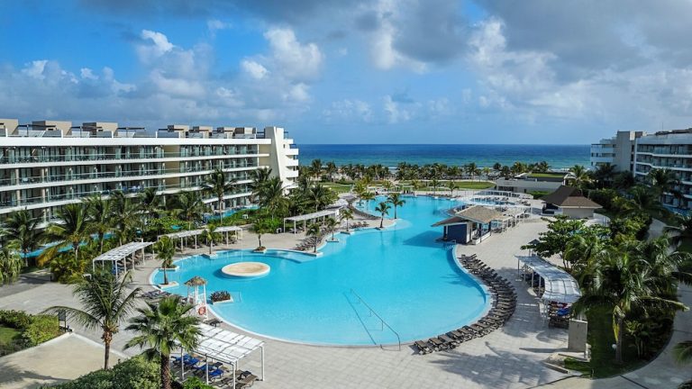 Ocean Coral Spring en Falmouth: imagen principal