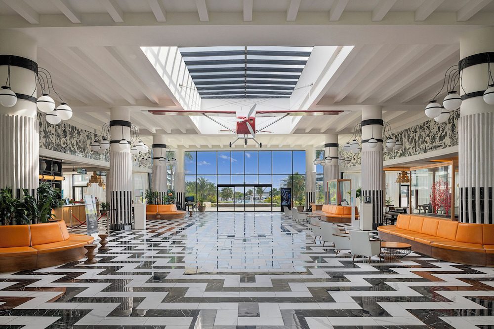 Ocean Coral Spring en Falmouth: lobby