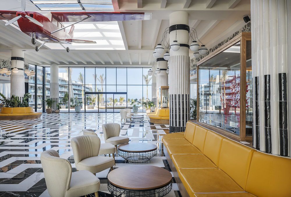 Ocean Coral Spring en Falmouth: sala de estar en el lobby