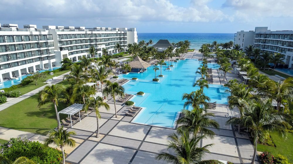 Ocean Eden Bay en Falmouth: imagen principal